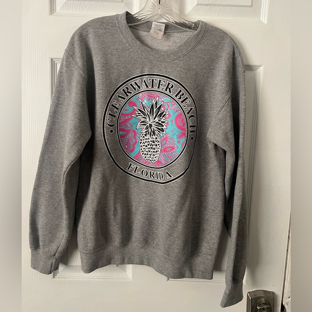 Gildan Women’s Gray Clearwater Beach Florida Sweatshirt
